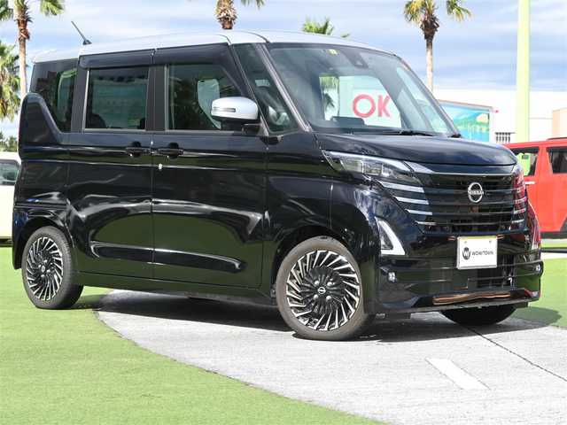 日産 ルークス HWS Gターボ アーバンクロム プロパイロットED 千葉県 2023(令5)年 1.3万km 黒／シルバー エマージェンシーブレーキ/プロパイロット/インテリジェントクルーズコントロール/インテリジェントルームミラー/ハンズフリー両側パワースライドドア/純正SDナビ/地デジTV/【Bluetooth接続】/アラウンドビューモニター/ドライブレコーダー/革巻きステアリング/ステアリングスイッチ/ETC/LEDヘッドライト/フォグライト/ウインカーミラー/コーナーセンサー/純正15インチアルミホイル/サイド/カーテン/ニーエアバッグ/インテリジェントキー