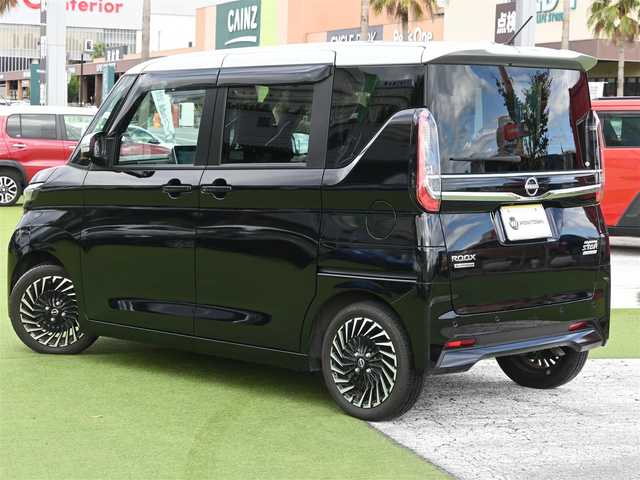 日産 ルークス HWS Gターボ アーバンクロム プロパイロットED 千葉県 2023(令5)年 1.3万km 黒／シルバー エマージェンシーブレーキ/プロパイロット/インテリジェントクルーズコントロール/インテリジェントルームミラー/ハンズフリー両側パワースライドドア/純正SDナビ/地デジTV/【Bluetooth接続】/アラウンドビューモニター/ドライブレコーダー/革巻きステアリング/ステアリングスイッチ/ETC/LEDヘッドライト/フォグライト/ウインカーミラー/コーナーセンサー/純正15インチアルミホイル/サイド/カーテン/ニーエアバッグ/インテリジェントキー