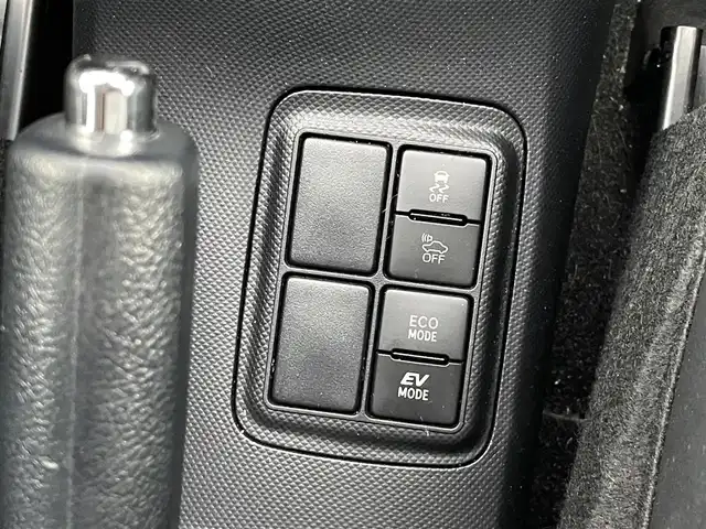 トヨタ アクア G G’s 千葉県 2016(平28)年 6.9万km ライムホワイトパールクリスタルシャイン 純正7インチナビ/バックカメラ/クルーズコントロール/ETC/ハーフレザーシート/ドアバイザー/LED/レーンキープアシスト/オートハイビーム/リモコンキー/純正アルミ