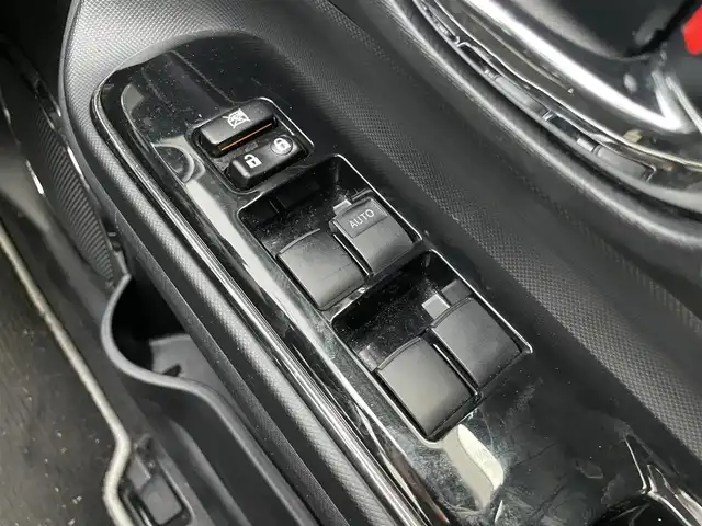 トヨタ アクア G G’s 千葉県 2016(平28)年 6.9万km ライムホワイトパールクリスタルシャイン 純正7インチナビ/バックカメラ/クルーズコントロール/ETC/ハーフレザーシート/ドアバイザー/LED/レーンキープアシスト/オートハイビーム/リモコンキー/純正アルミ