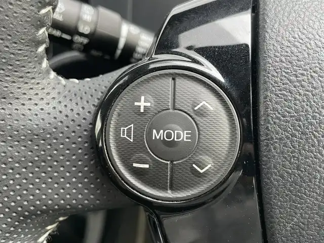 トヨタ アクア G G’s 千葉県 2016(平28)年 6.9万km ライムホワイトパールクリスタルシャイン 純正7インチナビ/バックカメラ/クルーズコントロール/ETC/ハーフレザーシート/ドアバイザー/LED/レーンキープアシスト/オートハイビーム/リモコンキー/純正アルミ