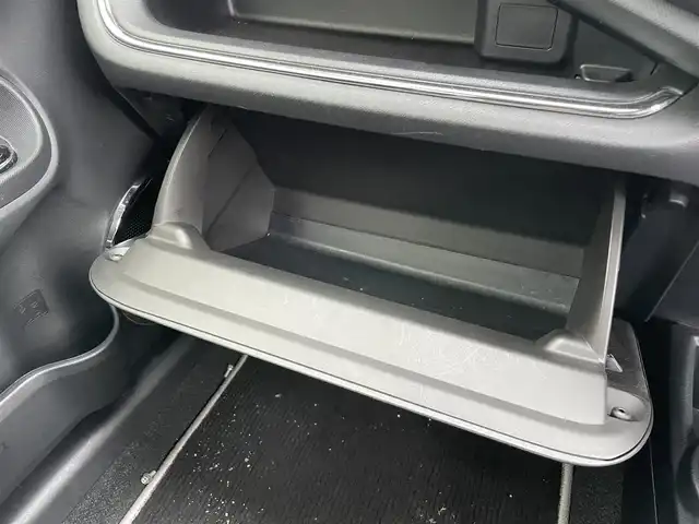 トヨタ アクア G G’s 千葉県 2016(平28)年 6.9万km ライムホワイトパールクリスタルシャイン 純正7インチナビ/バックカメラ/クルーズコントロール/ETC/ハーフレザーシート/ドアバイザー/LED/レーンキープアシスト/オートハイビーム/リモコンキー/純正アルミ