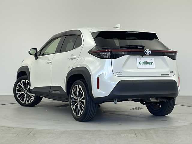 トヨタ ヤリスクロス ハイブリッド Z 愛知県 2021(令3)年 3.7万km ホワイトパールクリスタルシャイン ・ワンオーナー/・純正ナビ/Bluetooth/Apple Carplay/フルセグTV/AM/FM/・全周囲カメラ/・ハーフレザーシート/・運/助シートヒーター/・ハンドルヒーター/・運パワーシート/・ブラインドスポットモニター/・オートブレーキホールド/・電動パワーバックドア/・前後ドライブコーダー/・ETC/・純正フロアマット/・純正１８インチアルミホイール/・ドアバイザー/・スマートキー×２/・オートLEDヘッドライト/トヨタセーフティセンス/・プリクラッシュセーフティ/・フロントクロストラフィックアラート（FCTA）/・レーンチェンジアシスト/・レーンディパーチャーアラート（LDA）/・レーダークルーズコントロール/・オートマチックハイビーム（AHB）/・ロードサインアシスト（RSA）