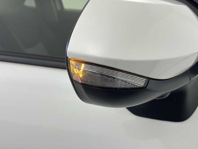 トヨタ ヤリスクロス ハイブリッド Z 愛知県 2021(令3)年 3.7万km ホワイトパールクリスタルシャイン ・ワンオーナー/・純正ナビ/Bluetooth/Apple Carplay/フルセグTV/AM/FM/・全周囲カメラ/・ハーフレザーシート/・運/助シートヒーター/・ハンドルヒーター/・運パワーシート/・ブラインドスポットモニター/・オートブレーキホールド/・電動パワーバックドア/・前後ドライブコーダー/・ETC/・純正フロアマット/・純正１８インチアルミホイール/・ドアバイザー/・スマートキー×２/・オートLEDヘッドライト/トヨタセーフティセンス/・プリクラッシュセーフティ/・フロントクロストラフィックアラート（FCTA）/・レーンチェンジアシスト/・レーンディパーチャーアラート（LDA）/・レーダークルーズコントロール/・オートマチックハイビーム（AHB）/・ロードサインアシスト（RSA）