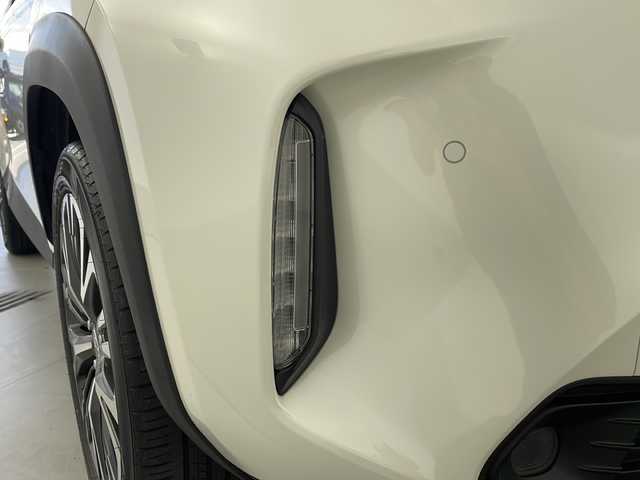 トヨタ ヤリスクロス ハイブリッド Z 愛知県 2021(令3)年 3.7万km ホワイトパールクリスタルシャイン ・ワンオーナー/・純正ナビ/Bluetooth/Apple Carplay/フルセグTV/AM/FM/・全周囲カメラ/・ハーフレザーシート/・運/助シートヒーター/・ハンドルヒーター/・運パワーシート/・ブラインドスポットモニター/・オートブレーキホールド/・電動パワーバックドア/・前後ドライブコーダー/・ETC/・純正フロアマット/・純正１８インチアルミホイール/・ドアバイザー/・スマートキー×２/・オートLEDヘッドライト/トヨタセーフティセンス/・プリクラッシュセーフティ/・フロントクロストラフィックアラート（FCTA）/・レーンチェンジアシスト/・レーンディパーチャーアラート（LDA）/・レーダークルーズコントロール/・オートマチックハイビーム（AHB）/・ロードサインアシスト（RSA）