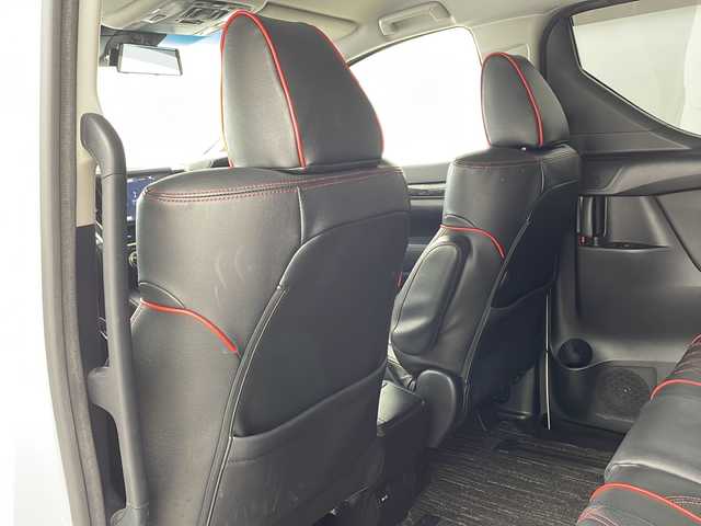 トヨタ アルファード S 兵庫県 2018(平30)年 7万km ホワイトパールクリスタルシャイン ・純正10インチナビ/Bluetooth/CD/DVD/USB/HDMI/TV/・バックカメラ/・サイドカメラ/・純正フリップダウンモニター/・トヨタセーフティセンス/・プリクラッシュセーフティ/・レーントレーシングアシスト/・クリアランスソナー/・パーキングサポートブレーキ/・ロードサインアシスト/・レーダクルーズコントロール/・オートマチックハイビーム/・横滑り防止装置/・電子パーキングブレーキ/・オートホールド/・両側パワースライドドア/・革巻きステアリング/・ステアリングスイッチ/・デジタルインナーミラー/・純正フロアマット/・全席合皮シートカバー/・オールオートパワーウィンドウ/・電動格納ミラー/・TRDエアロパーツ/・社外19インチアルミホイールタイヤ/・LEDヘッドライト/・フォグランプ/・MTモード付AT/・nanoe/・AC100V充電/・純正ドライブレコーダー/・ビルトインETC/・スマートキー