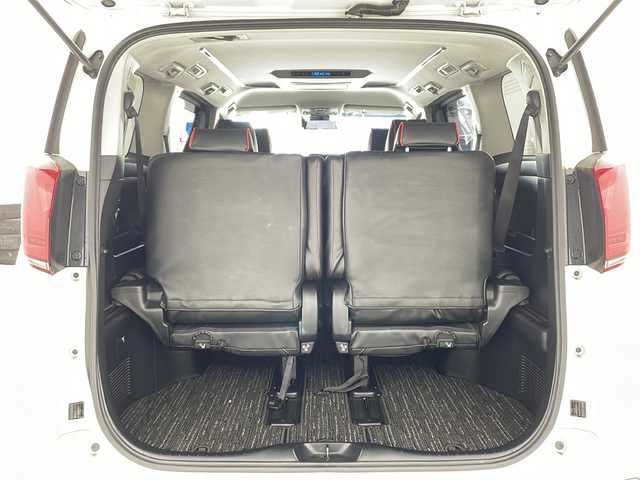 トヨタ アルファード S 兵庫県 2018(平30)年 7万km ホワイトパールクリスタルシャイン ・純正10インチナビ/Bluetooth/CD/DVD/USB/HDMI/TV/・バックカメラ/・サイドカメラ/・純正フリップダウンモニター/・トヨタセーフティセンス/・プリクラッシュセーフティ/・レーントレーシングアシスト/・クリアランスソナー/・パーキングサポートブレーキ/・ロードサインアシスト/・レーダクルーズコントロール/・オートマチックハイビーム/・横滑り防止装置/・電子パーキングブレーキ/・オートホールド/・両側パワースライドドア/・革巻きステアリング/・ステアリングスイッチ/・デジタルインナーミラー/・純正フロアマット/・全席合皮シートカバー/・オールオートパワーウィンドウ/・電動格納ミラー/・TRDエアロパーツ/・社外19インチアルミホイールタイヤ/・LEDヘッドライト/・フォグランプ/・MTモード付AT/・nanoe/・AC100V充電/・純正ドライブレコーダー/・ビルトインETC/・スマートキー