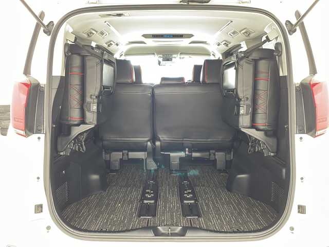 トヨタ アルファード S 兵庫県 2018(平30)年 7万km ホワイトパールクリスタルシャイン ・純正10インチナビ/Bluetooth/CD/DVD/USB/HDMI/TV/・バックカメラ/・サイドカメラ/・純正フリップダウンモニター/・トヨタセーフティセンス/・プリクラッシュセーフティ/・レーントレーシングアシスト/・クリアランスソナー/・パーキングサポートブレーキ/・ロードサインアシスト/・レーダクルーズコントロール/・オートマチックハイビーム/・横滑り防止装置/・電子パーキングブレーキ/・オートホールド/・両側パワースライドドア/・革巻きステアリング/・ステアリングスイッチ/・デジタルインナーミラー/・純正フロアマット/・全席合皮シートカバー/・オールオートパワーウィンドウ/・電動格納ミラー/・TRDエアロパーツ/・社外19インチアルミホイールタイヤ/・LEDヘッドライト/・フォグランプ/・MTモード付AT/・nanoe/・AC100V充電/・純正ドライブレコーダー/・ビルトインETC/・スマートキー