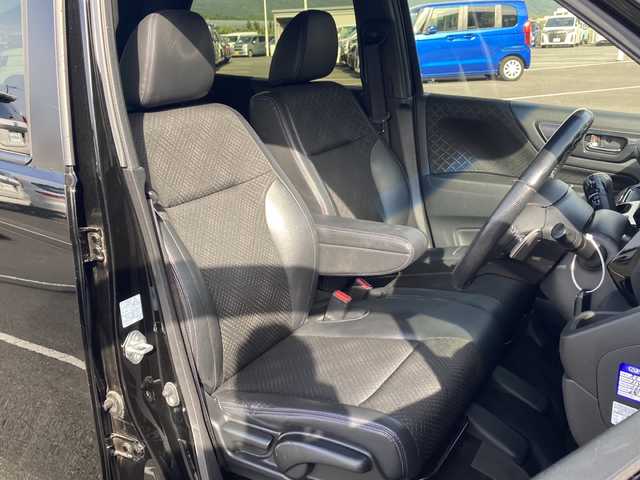 ホンダ Ｎ ＷＧＮ カスタムGターボSSブラックスタイルP 佐賀県 2018(平30)年 4.1万km クリスタルブラックパール Stradaナビ/バックカメラ/CTBA/クルーズコントロール/ハーフレザーシート/シートヒーター/ビルトインETC/ステアリングリモコン/プッシュスタート/スマートキー/HIDヘッドライト/フォグライト/純正ブラックアルミホイール