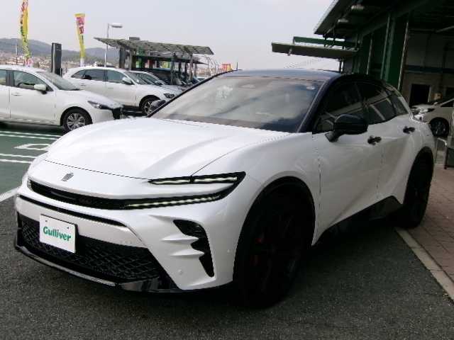 トヨタ クラウン スポーツ RS 奈良県 2024(令6)年 1.5万km パールⅡ /クラウンスポーツPHEV/ワンオーナー車/スマートキー×2個/純正12.3インチディスプレイオーディオナビTV/純正21インチアルミ/パノラマルーフ/セーフティセンス/トヨタチームメイト/黒革レザーシート/パワーシート/シートヒーター/ビルトインETC/ドライブレコーダー/パワーバックドア/LEDヘッドライト/ビルトインETC2.0/おくだけ充電/純正レッド内装/充電ケーブル専用バッグ有