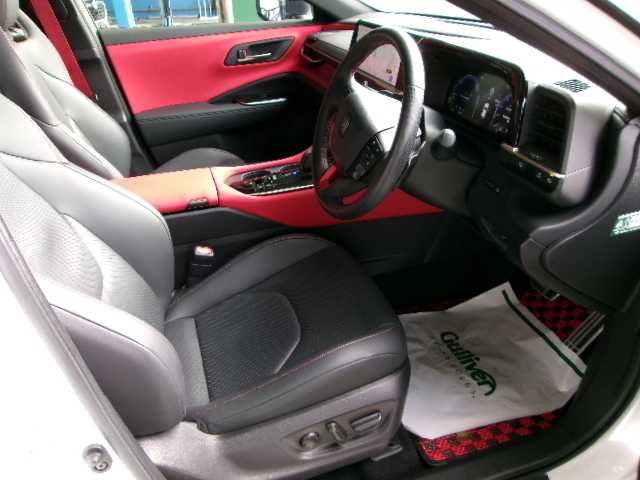 トヨタ クラウン スポーツ RS 奈良県 2024(令6)年 1.5万km パールⅡ /クラウンスポーツPHEV/ワンオーナー車/スマートキー×2個/純正12.3インチディスプレイオーディオナビTV/純正21インチアルミ/パノラマルーフ/セーフティセンス/トヨタチームメイト/黒革レザーシート/パワーシート/シートヒーター/ビルトインETC/ドライブレコーダー/パワーバックドア/LEDヘッドライト/ビルトインETC2.0/おくだけ充電/純正レッド内装/充電ケーブル専用バッグ有