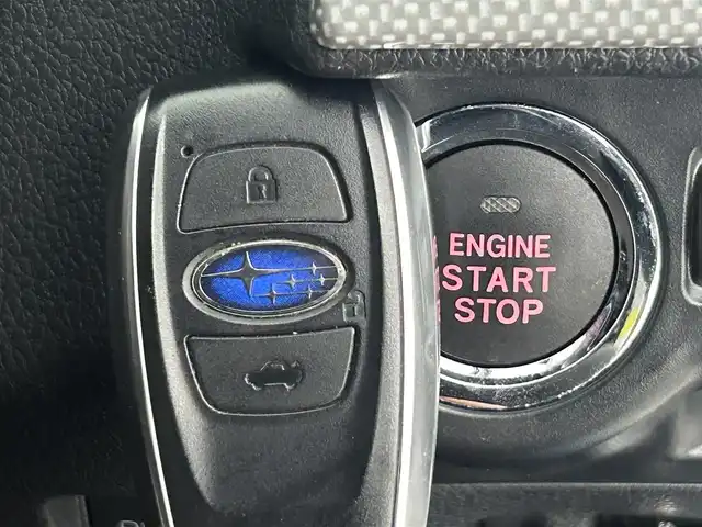 スバル レヴォーグ 1．6GT－S アイサイト 道央・札幌 2017(平29)年 2.9万km クリスタルホワイトP ・４WD/・アイサイト/・社外ＳＤナビ/・バックカメラ・サイドカメラ/・CD/DVD//フルセグ／ＢＴ／SD/・ＥＴＣ/・D+N席パワーシート/・ＬＥＤヘッドライト/・オートライト/・衝突軽減ブレーキ/・横滑り防止装置/・レーダークルーズコントロール/・レーンキープアシスト/・アイドリングストップ/・ブラインドスポットモニター/・先行車発進告知機能/・後退時速度リミッター/・保証書・取扱説明書/・プッシュスタート/・スマートキー/・スペアキー