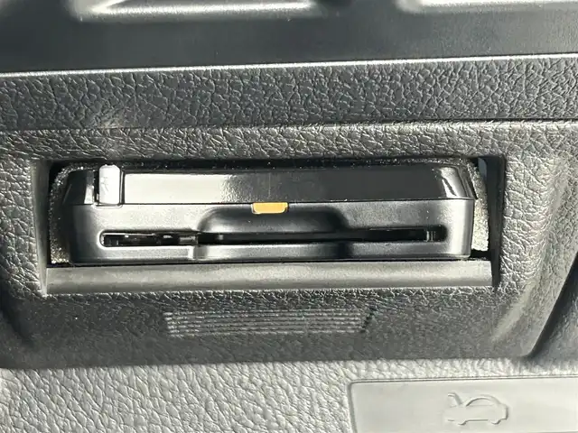 スバル レヴォーグ 1．6GT－S アイサイト 道央・札幌 2017(平29)年 2.9万km クリスタルホワイトP ・４WD/・アイサイト/・社外ＳＤナビ/・バックカメラ・サイドカメラ/・CD/DVD//フルセグ／ＢＴ／SD/・ＥＴＣ/・D+N席パワーシート/・ＬＥＤヘッドライト/・オートライト/・衝突軽減ブレーキ/・横滑り防止装置/・レーダークルーズコントロール/・レーンキープアシスト/・アイドリングストップ/・ブラインドスポットモニター/・先行車発進告知機能/・後退時速度リミッター/・保証書・取扱説明書/・プッシュスタート/・スマートキー/・スペアキー