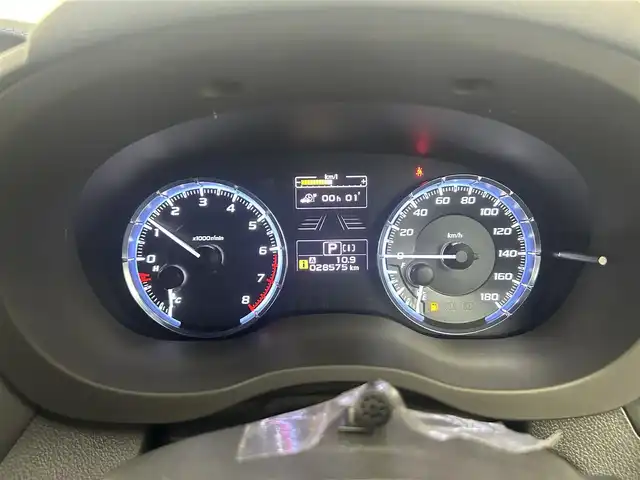 スバル レヴォーグ 1．6GT－S アイサイト 道央・札幌 2017(平29)年 2.9万km クリスタルホワイトP ・４WD/・アイサイト/・社外ＳＤナビ/・バックカメラ・サイドカメラ/・CD/DVD//フルセグ／ＢＴ／SD/・ＥＴＣ/・D+N席パワーシート/・ＬＥＤヘッドライト/・オートライト/・衝突軽減ブレーキ/・横滑り防止装置/・レーダークルーズコントロール/・レーンキープアシスト/・アイドリングストップ/・ブラインドスポットモニター/・先行車発進告知機能/・後退時速度リミッター/・保証書・取扱説明書/・プッシュスタート/・スマートキー/・スペアキー