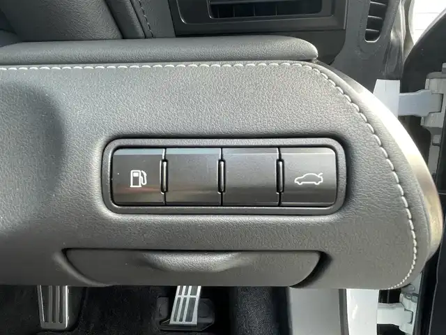 レクサス ＬＣ 500h Lパッケージ 愛知県 2021(令3)年 10.8万km ホワイトノーヴァガラスフレーク サンルーフ/赤レザーシート/前後ドライブレコーダー/ブラインドスポットモニター/パドルシフト（10段階CVT）/レクサスアナログ時計/純正21インチアルミホイール/バックカメラ/フルセグTV/CD/DVD再生機能/Bluetooth/USB/AUX接続機能/パワーシート（運転席・助手席）/シートメモリー（運転席 3名分）/シートヒーター＆シートベンチレーション（運転席・助手席）/レーダークルーズコントロール/レーンキープアシスト/電動チルト＆テレスコピックステアリング/デュアルオートエアコン/ETC2.0/スマートキー/プッシュスタート