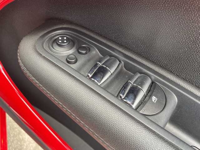 ＭＩＮＩ ミニ クロスオーバー ジョンクーパーワークス 秋田県 2014(平26)年 3.6万km ピュアレッド 社外ナビ　（Ｂｌｕｅｔｏｏｔｈ/ＴＶ/ＣＤ/ＤＶＤ）　/クルコン　/横滑り防止　/ＡＢＳ　/ＥＴＣ　/４ＷＤ　/ＡＡＣ　/ＭＴモードＡＴ　/ドラレコ　/純正フロアマット　/オートライト　/純正アルミホイール