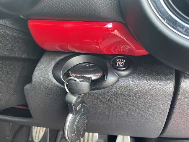 ＭＩＮＩ ミニ クロスオーバー ジョンクーパーワークス 秋田県 2014(平26)年 3.6万km ピュアレッド 社外ナビ　（Ｂｌｕｅｔｏｏｔｈ/ＴＶ/ＣＤ/ＤＶＤ）　/クルコン　/横滑り防止　/ＡＢＳ　/ＥＴＣ　/４ＷＤ　/ＡＡＣ　/ＭＴモードＡＴ　/ドラレコ　/純正フロアマット　/オートライト　/純正アルミホイール