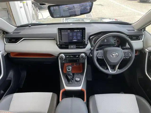トヨタ ＲＡＶ４ アドベンチャー 東京都 2022(令4)年 3.4万km アーバンカーキ トヨタセーフティセンス/パノラマルーフ/純正ディスプレイオーディオ/パノラミックビューモニター/デジタルインナーミラー/シートヒーター/パワーシート/電動リアゲート/ETC/ドライブレコーダー