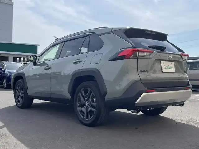 トヨタ ＲＡＶ４ アドベンチャー 東京都 2022(令4)年 3.4万km アーバンカーキ トヨタセーフティセンス/パノラマルーフ/純正ディスプレイオーディオ/パノラミックビューモニター/デジタルインナーミラー/シートヒーター/パワーシート/電動リアゲート/ETC/ドライブレコーダー