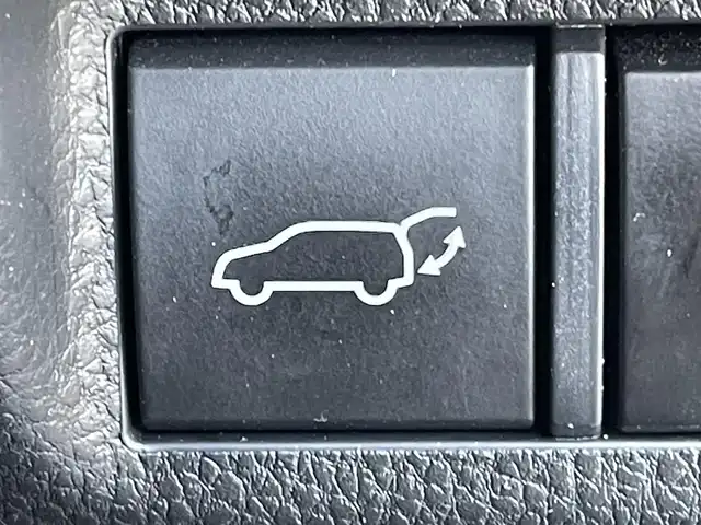 トヨタ ＲＡＶ４ アドベンチャー 東京都 2022(令4)年 3.4万km アーバンカーキ トヨタセーフティセンス/パノラマルーフ/純正ディスプレイオーディオ/パノラミックビューモニター/デジタルインナーミラー/シートヒーター/パワーシート/電動リアゲート/ETC/ドライブレコーダー