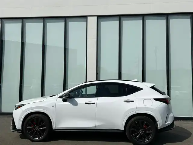 レクサス ＮＸ 350h Fスポーツ 大阪府 2022(令4)年 0.7万km ホワイトノーヴァガラスフレーク 純正１４インチナビ/   フルセグTV/Bluetooth/USB/衝突軽減/ＢＳＭ/サンルーフ/全方位モニター/前席エアシートヒーター/スマートルームミラー/ヘッドアップディスプレイ/パワーシート/電動リアゲート/ワイヤレス充電/ＥＴＣ/三眼ＬＥＤライト