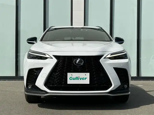 レクサス ＮＸ 350h Fスポーツ 大阪府 2022(令4)年 0.7万km ホワイトノーヴァガラスフレーク 純正１４インチナビ/   フルセグTV/Bluetooth/USB/衝突軽減/ＢＳＭ/サンルーフ/全方位モニター/前席エアシートヒーター/スマートルームミラー/ヘッドアップディスプレイ/パワーシート/電動リアゲート/ワイヤレス充電/ＥＴＣ/三眼ＬＥＤライト