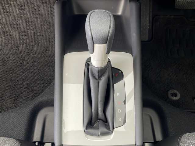 ホンダ フィット ホーム 道央・札幌 2023(令5)年 0.8万km クリスタルブラックパール ４ＷＤ/ホンダセンシング/純正オーディオ/　(CD/DVD/FM/AUX)/前後コーナーセンサー/ビルトインＥＴＣ/ＬＥＤライト/オートライト/オートハイビーム/純正フロアマット　/ハーフレザーシート/プッシュスタート/スマートキー/ステアリングリモコン/電動格納ミラー/取扱説明書/保証書