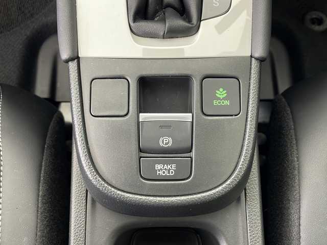 ホンダ フィット ホーム 道央・札幌 2023(令5)年 0.8万km クリスタルブラックパール ４ＷＤ/ホンダセンシング/純正オーディオ/　(CD/DVD/FM/AUX)/前後コーナーセンサー/ビルトインＥＴＣ/ＬＥＤライト/オートライト/オートハイビーム/純正フロアマット　/ハーフレザーシート/プッシュスタート/スマートキー/ステアリングリモコン/電動格納ミラー/取扱説明書/保証書