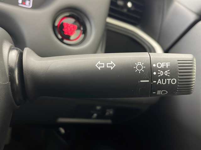 ホンダ フィット ホーム 道央・札幌 2023(令5)年 0.8万km クリスタルブラックパール ４ＷＤ/ホンダセンシング/純正オーディオ/　(CD/DVD/FM/AUX)/前後コーナーセンサー/ビルトインＥＴＣ/ＬＥＤライト/オートライト/オートハイビーム/純正フロアマット　/ハーフレザーシート/プッシュスタート/スマートキー/ステアリングリモコン/電動格納ミラー/取扱説明書/保証書