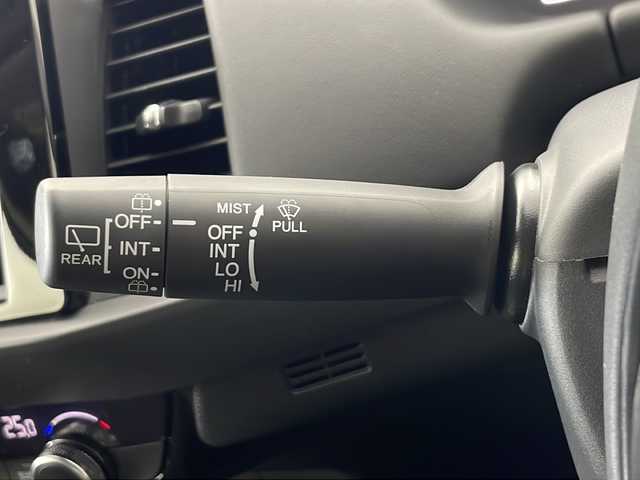 ホンダ フィット ホーム 道央・札幌 2023(令5)年 0.8万km クリスタルブラックパール ４ＷＤ/ホンダセンシング/純正オーディオ/　(CD/DVD/FM/AUX)/前後コーナーセンサー/ビルトインＥＴＣ/ＬＥＤライト/オートライト/オートハイビーム/純正フロアマット　/ハーフレザーシート/プッシュスタート/スマートキー/ステアリングリモコン/電動格納ミラー/取扱説明書/保証書