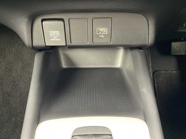 ホンダ フィット ホーム 道央・札幌 2023(令5)年 0.8万km クリスタルブラックパール ４ＷＤ/ホンダセンシング/純正オーディオ/　(CD/DVD/FM/AUX)/前後コーナーセンサー/ビルトインＥＴＣ/ＬＥＤライト/オートライト/オートハイビーム/純正フロアマット　/ハーフレザーシート/プッシュスタート/スマートキー/ステアリングリモコン/電動格納ミラー/取扱説明書/保証書