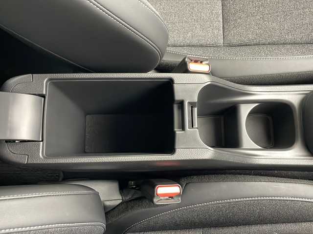 ホンダ フィット ホーム 道央・札幌 2023(令5)年 0.8万km クリスタルブラックパール ４ＷＤ/ホンダセンシング/純正オーディオ/　(CD/DVD/FM/AUX)/前後コーナーセンサー/ビルトインＥＴＣ/ＬＥＤライト/オートライト/オートハイビーム/純正フロアマット　/ハーフレザーシート/プッシュスタート/スマートキー/ステアリングリモコン/電動格納ミラー/取扱説明書/保証書