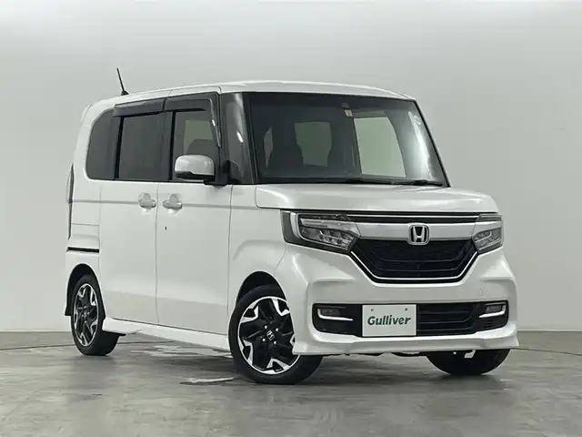 ホンダ Ｎ ＢＯＸ カスタム G L ターボ ホンダセンシング 福島県 2020(令2)年 4.9万km プラチナホワイトパール 純正SDナビゲーション/型式：VXU-195NBi/【AM/FM/SD/CD/DVD/Bluetooth/USB/フルセグTV】/・バックカメラ/・ETC/ホンダセンシング/・衝突軽減ブレーキ/・レーンキープアシスト/・アダプティブクルーズコントロール/・オートマチックハイビーム/車線逸脱警報装置/コーナーセンサー/ターボ/パドルシフト/・ステアリングスイッチ/両側パワースライドドア/LEDヘッドライト/・LEDフロントフォグライト/・オートライト/純正15インチアルミホイール/純正フロアマット/ABS/横滑り防止装置/盗難防止装置/ダブル＋サイド＋カーテンエアバック/プッシュスタート/・スマートキー/・スペアキー/・エンジンスターター/取扱説明書/・保証書
