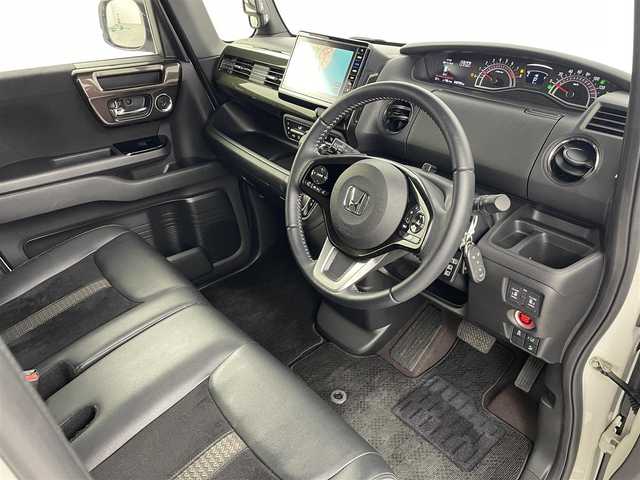 ホンダ Ｎ ＢＯＸ カスタム G L ターボ ホンダセンシング 福島県 2020(令2)年 4.9万km プラチナホワイトパール 純正SDナビゲーション/型式：VXU-195NBi/【AM/FM/SD/CD/DVD/Bluetooth/USB/フルセグTV】/・バックカメラ/・ETC/ホンダセンシング/・衝突軽減ブレーキ/・レーンキープアシスト/・アダプティブクルーズコントロール/・オートマチックハイビーム/車線逸脱警報装置/コーナーセンサー/ターボ/パドルシフト/・ステアリングスイッチ/両側パワースライドドア/LEDヘッドライト/・LEDフロントフォグライト/・オートライト/純正15インチアルミホイール/純正フロアマット/ABS/横滑り防止装置/盗難防止装置/ダブル＋サイド＋カーテンエアバック/プッシュスタート/・スマートキー/・スペアキー/・エンジンスターター/取扱説明書/・保証書
