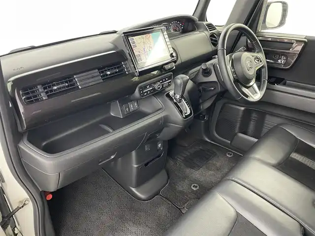 ホンダ Ｎ ＢＯＸ カスタム G L ターボ ホンダセンシング 福島県 2020(令2)年 4.9万km プラチナホワイトパール 純正SDナビゲーション/型式：VXU-195NBi/【AM/FM/SD/CD/DVD/Bluetooth/USB/フルセグTV】/・バックカメラ/・ETC/ホンダセンシング/・衝突軽減ブレーキ/・レーンキープアシスト/・アダプティブクルーズコントロール/・オートマチックハイビーム/車線逸脱警報装置/コーナーセンサー/ターボ/パドルシフト/・ステアリングスイッチ/両側パワースライドドア/LEDヘッドライト/・LEDフロントフォグライト/・オートライト/純正15インチアルミホイール/純正フロアマット/ABS/横滑り防止装置/盗難防止装置/ダブル＋サイド＋カーテンエアバック/プッシュスタート/・スマートキー/・スペアキー/・エンジンスターター/取扱説明書/・保証書