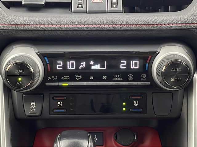 トヨタ ＲＡＶ４ アドベンチャー オフロードPKG 三重県 2022(令4)年 2.4万km アティチュードブラックマイカ 禁煙車/純正9型DAナビ/・AppleCarplay・AndroidAuto・AM・FM・BT/トヨタセーフティセンス/・レーントレーシングアシスト/・オートマチックハイビーム/・プリクラッシュセーフティ/・クリアランスソナー/・レーダークルーズコントロール/・ロードサインアシスト/・パーキングサポートブレーキ/・リヤクロストラフィックアラート/・パノラミックビューモニター/・ブラインドスポットモニター/デジタルインナーミラー/前席シートヒーター・エアシート/運転席メモリー付きパワーシート/ステアリングヒーター/LEDヘッドライト/電動パーキングブレーキ/純正18インチアルミ/ビルトインETC/取扱説明書/スペアキー