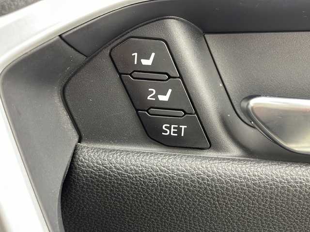 トヨタ ＲＡＶ４ アドベンチャー オフロードPKG 三重県 2022(令4)年 2.4万km アティチュードブラックマイカ 禁煙車/純正9型DAナビ/・AppleCarplay・AndroidAuto・AM・FM・BT/トヨタセーフティセンス/・レーントレーシングアシスト/・オートマチックハイビーム/・プリクラッシュセーフティ/・クリアランスソナー/・レーダークルーズコントロール/・ロードサインアシスト/・パーキングサポートブレーキ/・リヤクロストラフィックアラート/・パノラミックビューモニター/・ブラインドスポットモニター/デジタルインナーミラー/前席シートヒーター・エアシート/運転席メモリー付きパワーシート/ステアリングヒーター/LEDヘッドライト/電動パーキングブレーキ/純正18インチアルミ/ビルトインETC/取扱説明書/スペアキー