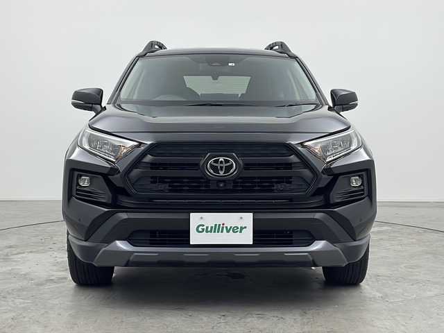 トヨタ ＲＡＶ４ アドベンチャー オフロードPKG 三重県 2022(令4)年 2.4万km アティチュードブラックマイカ 禁煙車/純正9型DAナビ/・AppleCarplay・AndroidAuto・AM・FM・BT/トヨタセーフティセンス/・レーントレーシングアシスト/・オートマチックハイビーム/・プリクラッシュセーフティ/・クリアランスソナー/・レーダークルーズコントロール/・ロードサインアシスト/・パーキングサポートブレーキ/・リヤクロストラフィックアラート/・パノラミックビューモニター/・ブラインドスポットモニター/デジタルインナーミラー/前席シートヒーター・エアシート/運転席メモリー付きパワーシート/ステアリングヒーター/LEDヘッドライト/電動パーキングブレーキ/純正18インチアルミ/ビルトインETC/取扱説明書/スペアキー