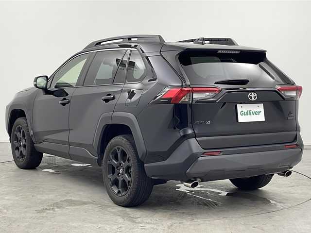 トヨタ ＲＡＶ４ アドベンチャー オフロードPKG 三重県 2022(令4)年 2.4万km アティチュードブラックマイカ 禁煙車/純正9型DAナビ/・AppleCarplay・AndroidAuto・AM・FM・BT/トヨタセーフティセンス/・レーントレーシングアシスト/・オートマチックハイビーム/・プリクラッシュセーフティ/・クリアランスソナー/・レーダークルーズコントロール/・ロードサインアシスト/・パーキングサポートブレーキ/・リヤクロストラフィックアラート/・パノラミックビューモニター/・ブラインドスポットモニター/デジタルインナーミラー/前席シートヒーター・エアシート/運転席メモリー付きパワーシート/ステアリングヒーター/LEDヘッドライト/電動パーキングブレーキ/純正18インチアルミ/ビルトインETC/取扱説明書/スペアキー