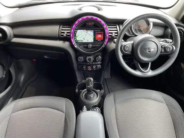 ＭＩＮＩ ミニ ヴィクトリア 高知県 2019(令1)年 4.4万km 黒 純正ナビ　/バックカメラ　/ＥＴＣ　/ＣＤ／ＤＶＤデッキ　/ＬＥＤヘッドライト　/革巻きステアリング　/純正アルミホイール　/ワンオーナー　/ドライビングアシスト　/ＬＥＤコンビネーションランプ　/クルーズコントロール