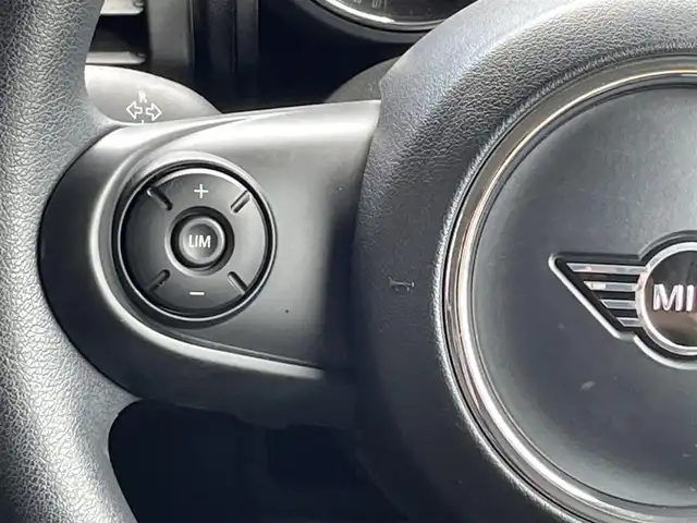 ＭＩＮＩ ミニ ヴィクトリア 高知県 2019(令1)年 4.4万km 黒 純正ナビ　/バックカメラ　/ＥＴＣ　/ＣＤ／ＤＶＤデッキ　/ＬＥＤヘッドライト　/革巻きステアリング　/純正アルミホイール　/ワンオーナー　/ドライビングアシスト　/ＬＥＤコンビネーションランプ　/クルーズコントロール