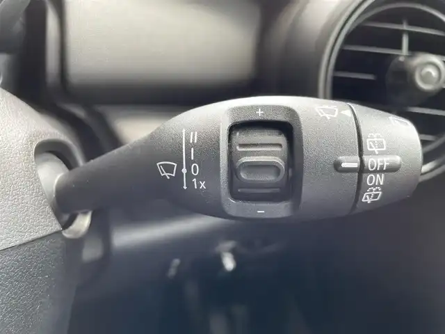ＭＩＮＩ ミニ ヴィクトリア 高知県 2019(令1)年 4.4万km 黒 純正ナビ　/バックカメラ　/ＥＴＣ　/ＣＤ／ＤＶＤデッキ　/ＬＥＤヘッドライト　/革巻きステアリング　/純正アルミホイール　/ワンオーナー　/ドライビングアシスト　/ＬＥＤコンビネーションランプ　/クルーズコントロール