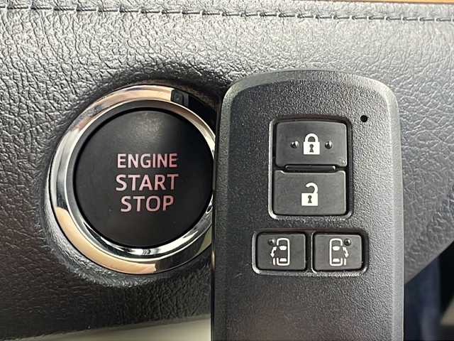 トヨタ シエンタ G 新潟県 2016(平28)年 2万km ブラックマイカ 純正ナビ【NSCP-W64】/ワンセグＴＶ/Bluetooth接続/ビルトインＥＴＣ/スマートキー/セーフティセンスC/オートマチックハイビーム/レーンキープ/両側パワースライド/横滑り防止/革巻きステアリングホイール/ステアリングスイッチ/スペアキ―1本