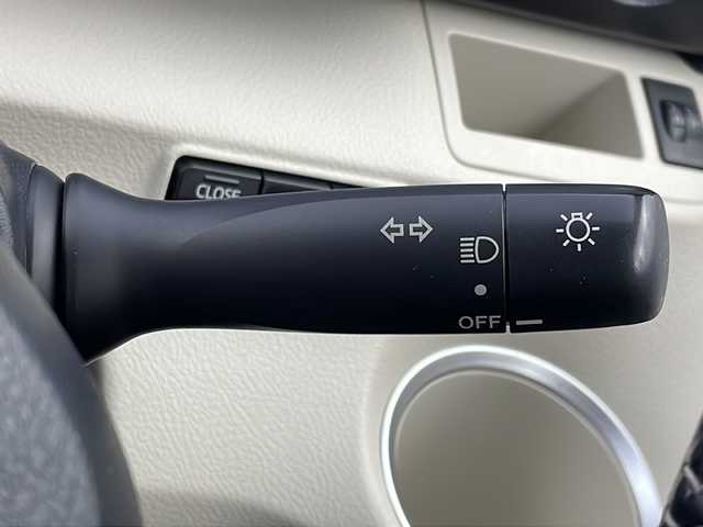 トヨタ シエンタ G 新潟県 2016(平28)年 2万km ブラックマイカ 純正ナビ【NSCP-W64】/ワンセグＴＶ/Bluetooth接続/ビルトインＥＴＣ/スマートキー/セーフティセンスC/オートマチックハイビーム/レーンキープ/両側パワースライド/横滑り防止/革巻きステアリングホイール/ステアリングスイッチ/スペアキ―1本