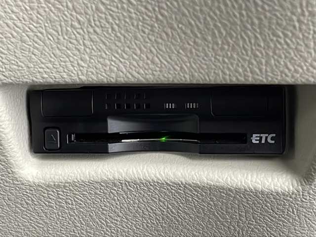 トヨタ シエンタ G 新潟県 2016(平28)年 2万km ブラックマイカ 純正ナビ【NSCP-W64】/ワンセグＴＶ/Bluetooth接続/ビルトインＥＴＣ/スマートキー/セーフティセンスC/オートマチックハイビーム/レーンキープ/両側パワースライド/横滑り防止/革巻きステアリングホイール/ステアリングスイッチ/スペアキ―1本