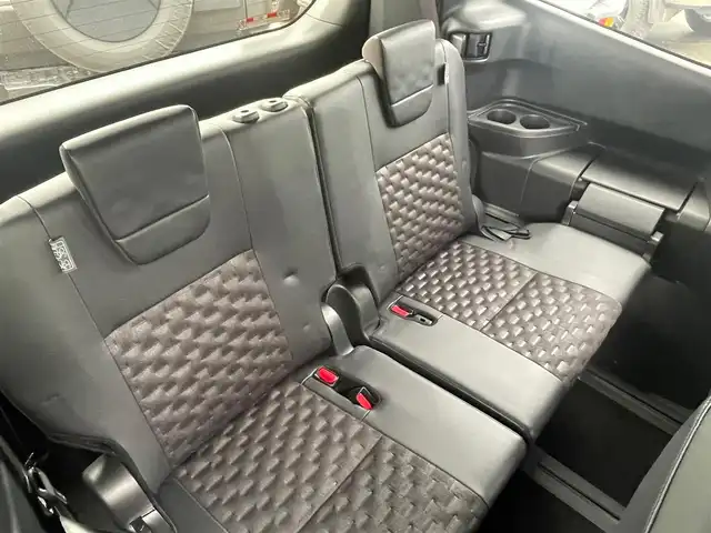 トヨタ ヴォクシー ハイブリッド S－Z 大阪府 2022(令4)年 2.6万km アティチュードブラックマイカ 純正１０．５インチナビ/　 フルセグTV/CD/DVD/Bluetooth/USB/バックカメラ/衝突軽減ブレーキ/横滑り防止装置　/前席シートヒーター/追従走行有りクルーズコントローラー/両側パワースライドドア/純正17インチアルミホイール/純正フロアマット　/プッシュスタート/スマートキー/ハーフレザーシート/オートマッチクハイビーム/ETC/LED