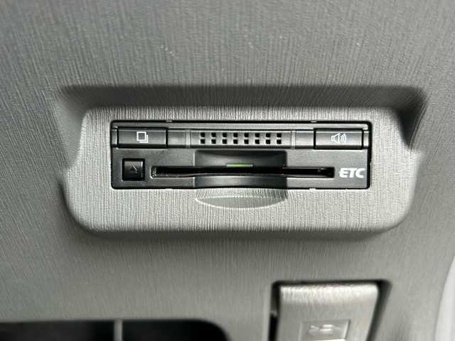 トヨタ プリウス α S ツーリングセレクション 千葉県 2013(平25)年 5.9万km シルバーM モデリスタエアロ　/純正ＨＤＤナビ　/フルセグＴＶ　/バックカメラ　/Ｂｌｕｅｔｏｏｔｈ接続　/ＣＤ／ＤＶＤ再生　/ビルトインＥＴＣ　/純正フロアマット　/純正１７インチアルミホイール/横滑り防止装置