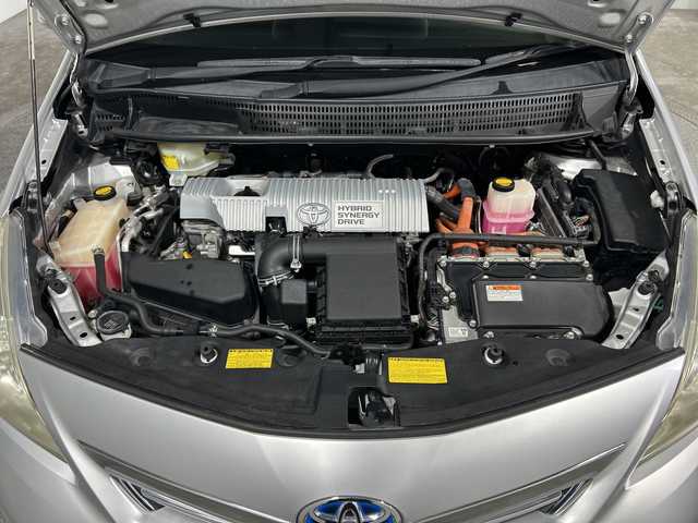 トヨタ プリウス α S ツーリングセレクション 神奈川県 2013(平25)年 5.9万km シルバーM モデリスタエアロ/純正8型HDDナビゲーション【NHZN-X62G　76051】/フルセグ　CD DVD　Bluetooth　USB SD　AM FM/バックカメラ　 /革巻きステアリング/ステアリングスイッチ/ナビ連動ビルトインETC/PWR/ECO/EVMODE/プッシュスタート/スマートキー/ヘッドライトウォッシャー/モデリスタテールレンズカバー/LEDヘッドランプ/オートライト/フロントフォグランプ/純正17インチアルミホイール/スペアキー