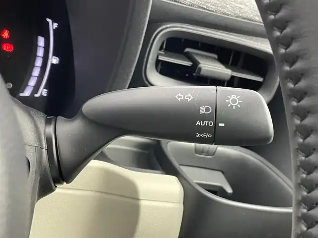 トヨタ シエンタ ハイブリッド Z 埼玉県 2022(令4)年 0.8万km ベージュ 純正１０．５インチディスプレイオーディオナビ　パノラミックビューモニター　ＢＳＭ　ＥＴＣ　モデリスタアルミホイール　シートヒーター　ステアリングヒーター　ＤＶＤ　ＴＶ　ＡＣ１００Ｖ　社外ツィーター