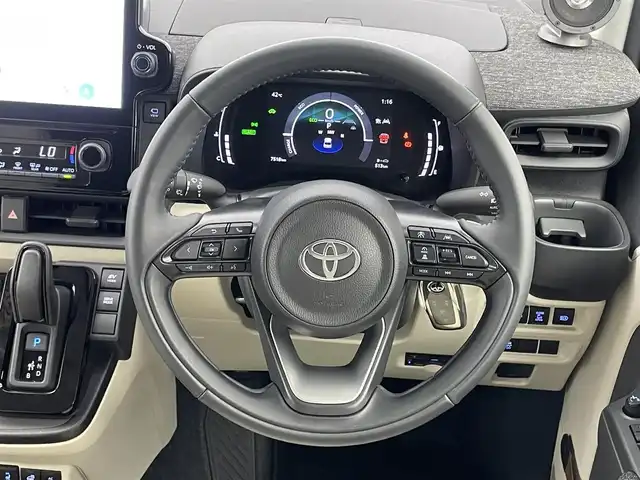 トヨタ シエンタ ハイブリッド Z 埼玉県 2022(令4)年 0.8万km ベージュ 純正１０．５インチディスプレイオーディオナビ　パノラミックビューモニター　ＢＳＭ　ＥＴＣ　モデリスタアルミホイール　シートヒーター　ステアリングヒーター　ＤＶＤ　ＴＶ　ＡＣ１００Ｖ　社外ツィーター